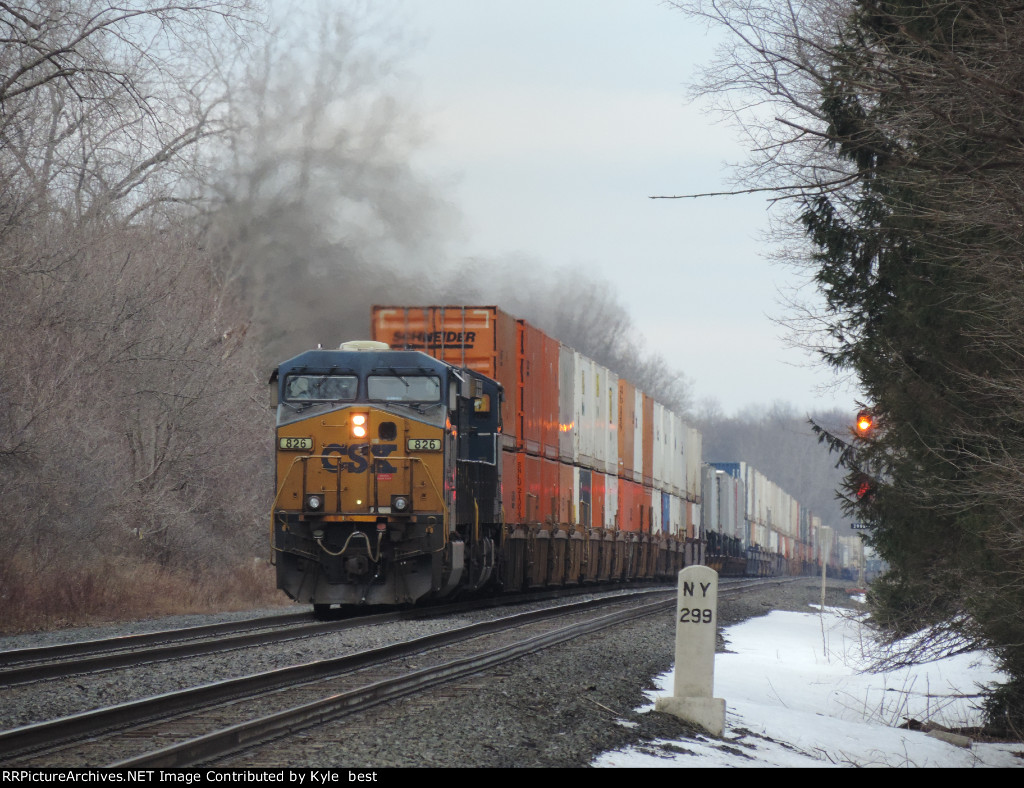 CSX 826 on I017